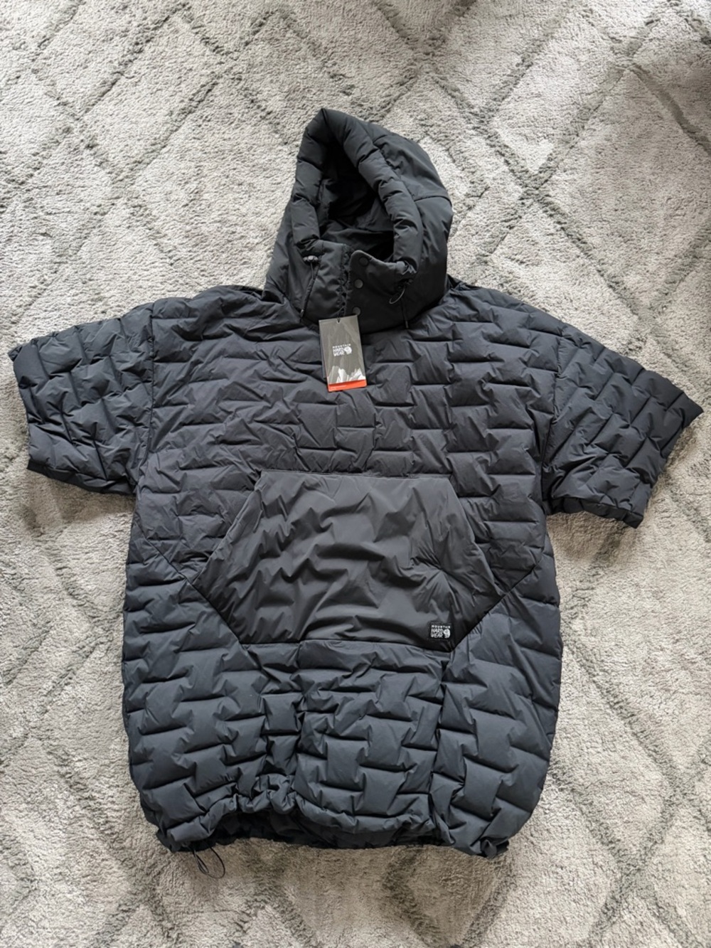 Mountain Hardwear Black stretchdown poncho